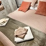 Seal Home